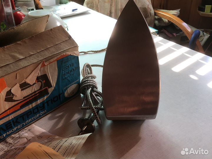 Утюг из СССР с терморегулятором новый