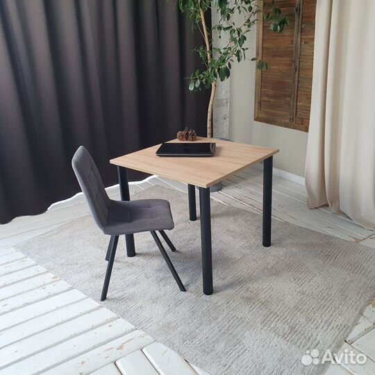 Письменный стол Дуб 80*80 см. Черные ножки