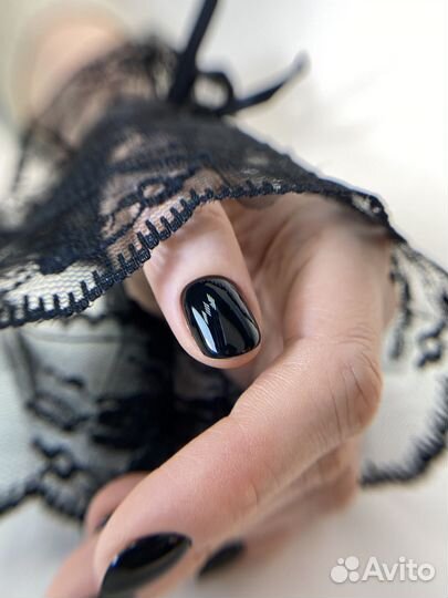 Маникюр, педикюр, наращивание ногтей