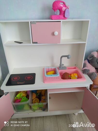 Кухня детская с посудой