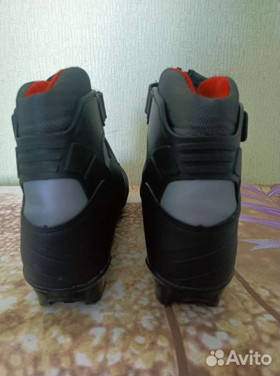 Лыжные ботинки коньковые Spine