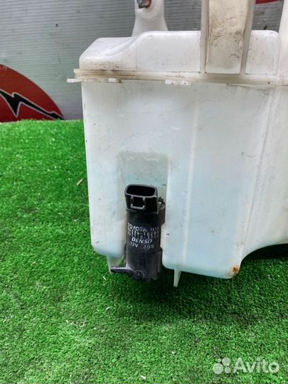 Бачок стеклоомывателя Toyota Crown JZS151