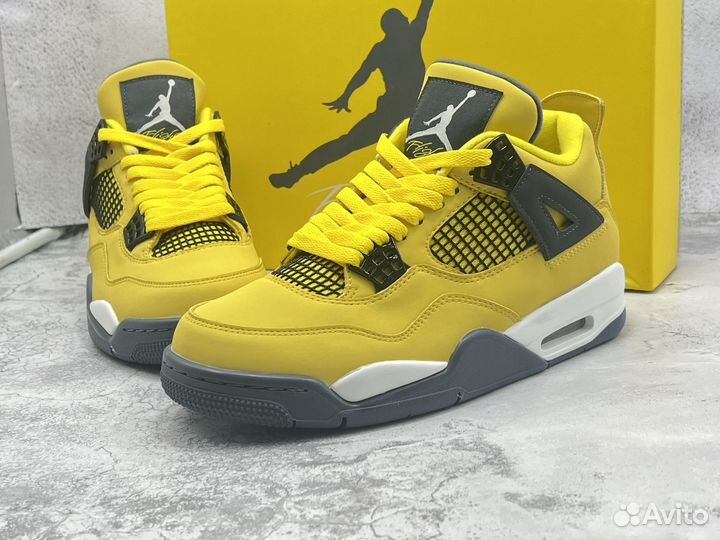 Jordan 4 Retro Lightning (2021)