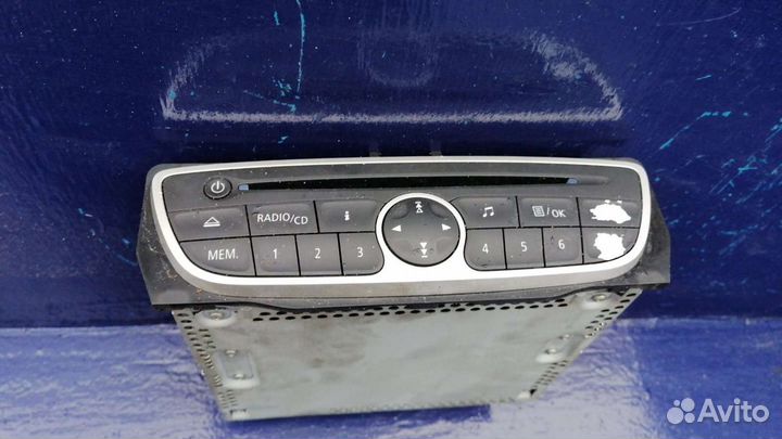 Магнитола Renault Fluence
