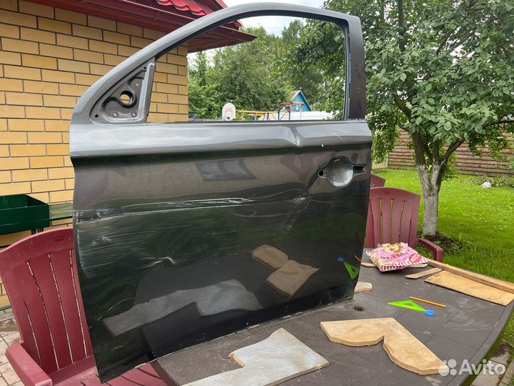 Дверь Mitsubishi Outlander