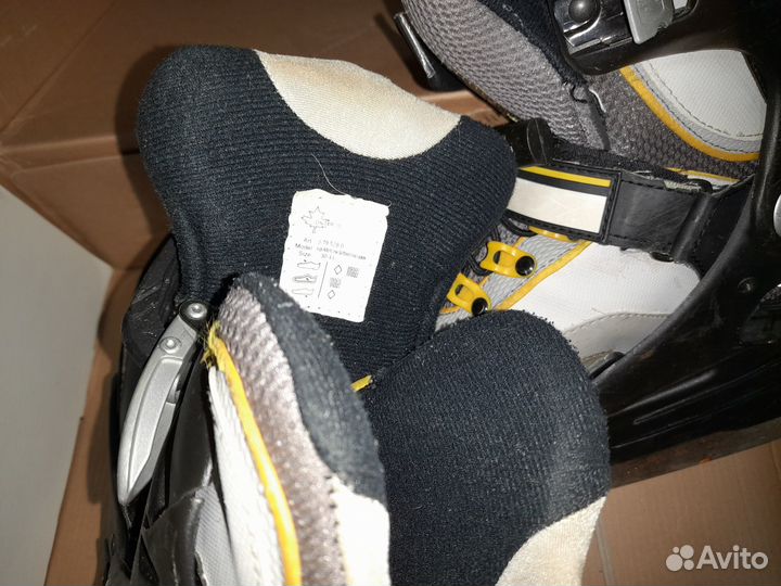 Коньки хоккейные