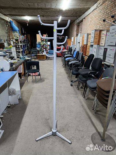 Напольная вешалка