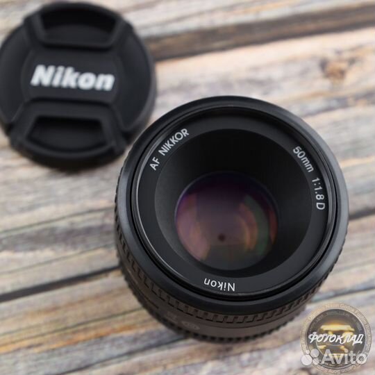 Nikon 50mm f/1.8D AF Nikkor