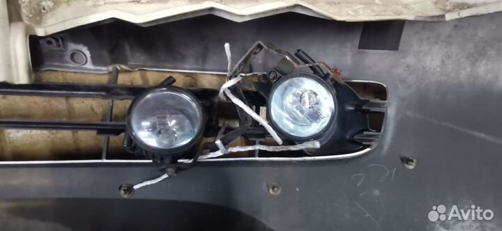 Противотуманные фары Nissan March BK12