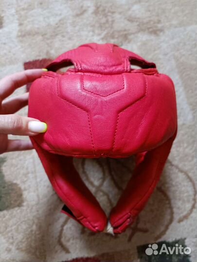 Боксерские перчатки, шлем, бинты