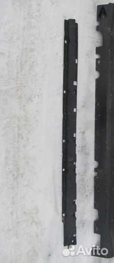 BMW E70 левая накладка порога 51777191241 LH