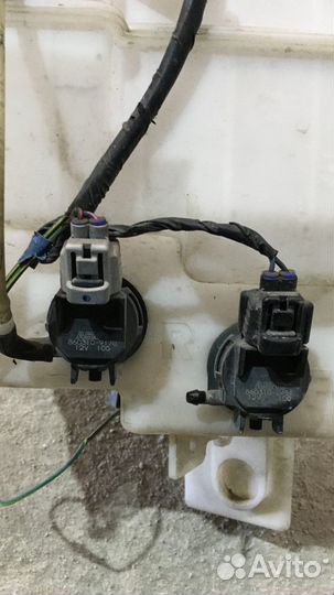 Бачок омывателя Mazda 6 1