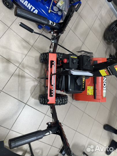 Снегоуборщик Honda HSS569