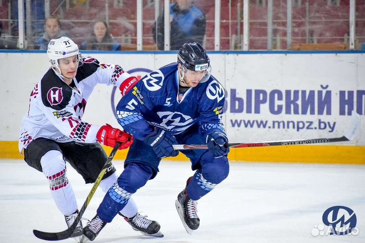 Тренер по хоккею