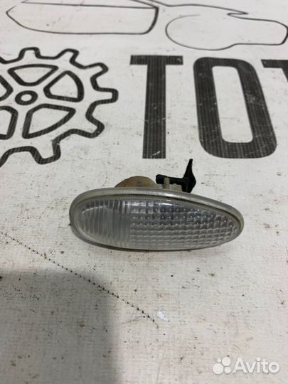 Повторитель поворота Mitsubishi Outlander 1 4G63