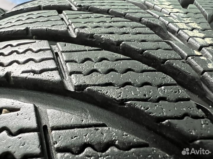 Goodyear UltraGrip Ice+ 215/55 R17