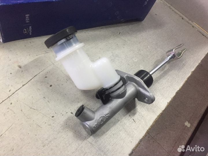 Главный цилиндр сцепления 4161025020