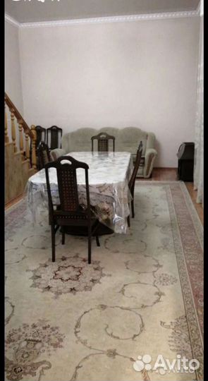 Продается стол со стульями