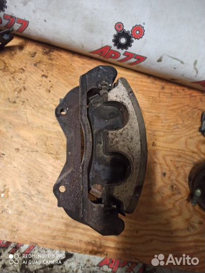 Суппорт тормозной передний правый Cadillac Sts XDC