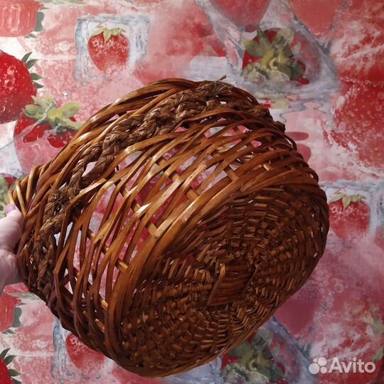 Корзина плетеная