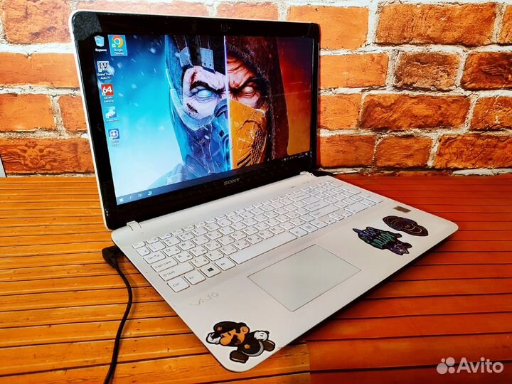 Sony Vaio SVF152C29V - Core i3-3 Gen \ 4 Озу \ 320