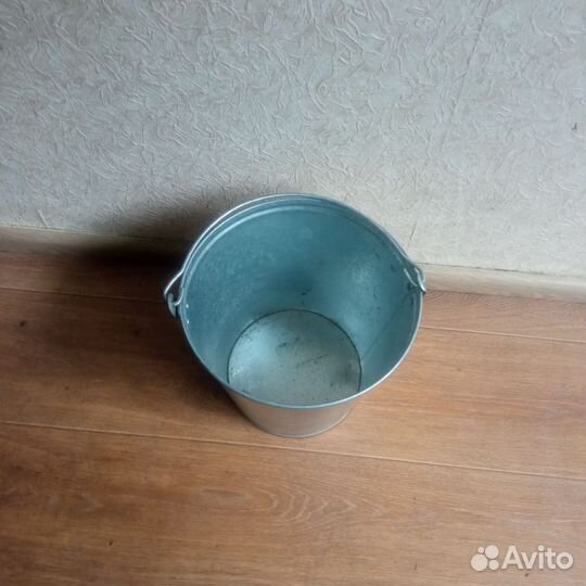 Эмалированное ведро