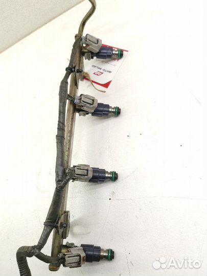 Форсунка топливная Nissan X-Trail T30 QR25DE