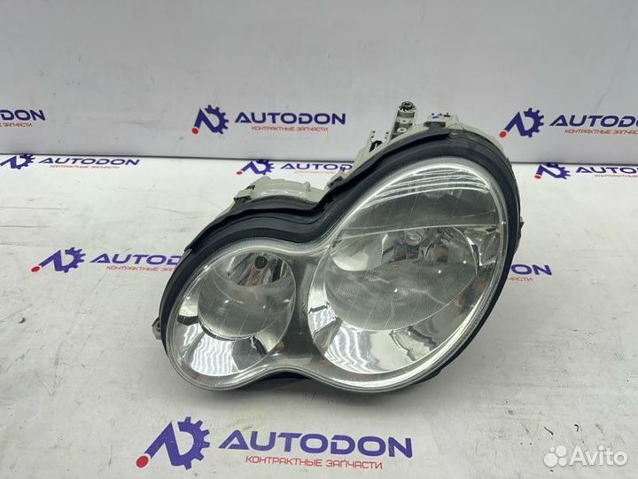 Фара галогеновая левая Mercedes C W203