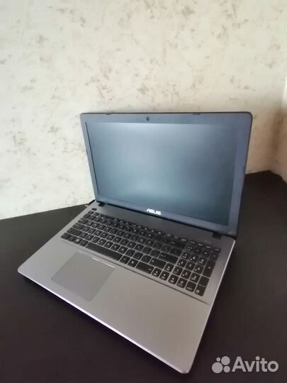 Ноутбук Asus X550C