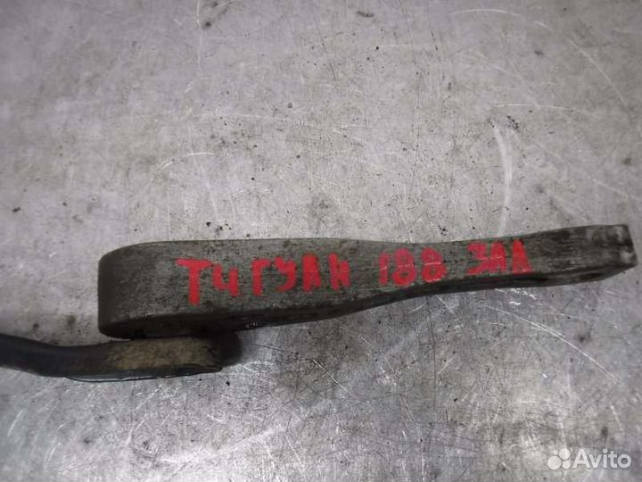 Опора двигателя задняя Volkswagen Tiguan cava 2009