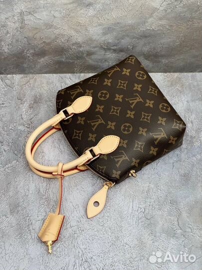 Сумка Louis Vuitton Lockit BB