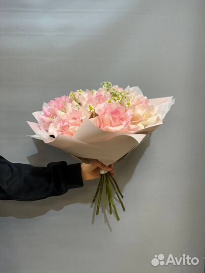 Букет из роз и ромашек