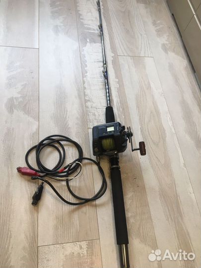 Катушка с удочкай для морской рыбалки