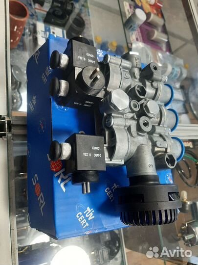 Клапан пневмоподвески Daf