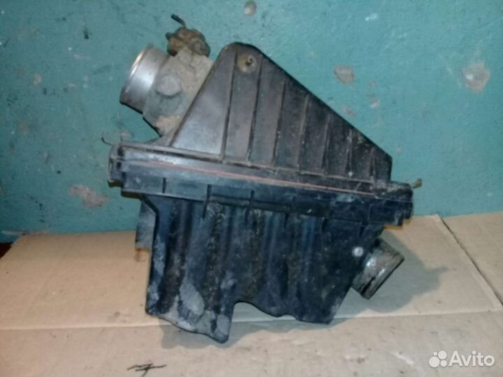 Корпус воздушного фильтра Nissan AD Y10 20 CD