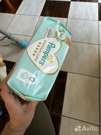 Подгузники Pampers premium care 0 (22 шт) Новый