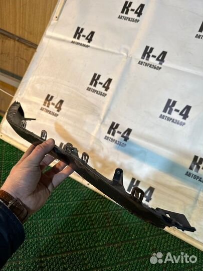 Накладка на бампер передняя правая Lexus Rx350 4