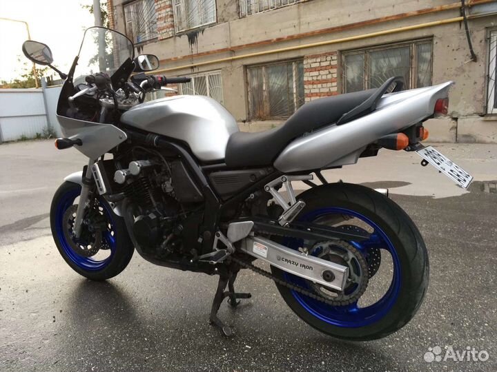 Yamaha fzs600