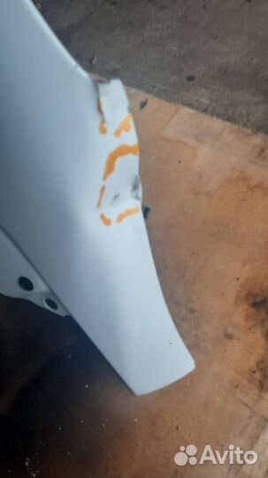 Переднее левое крыло на renault megane 3