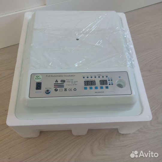 Инкубатор автоматический на 36 яиц