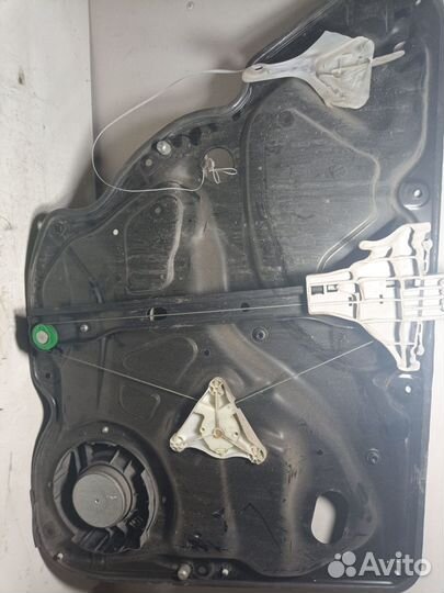 Стеклоподъёмник правой двери Volkswagen Passat b6