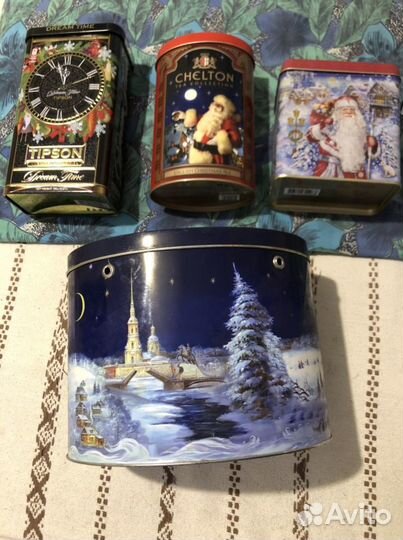 Новогодние жестяные банки