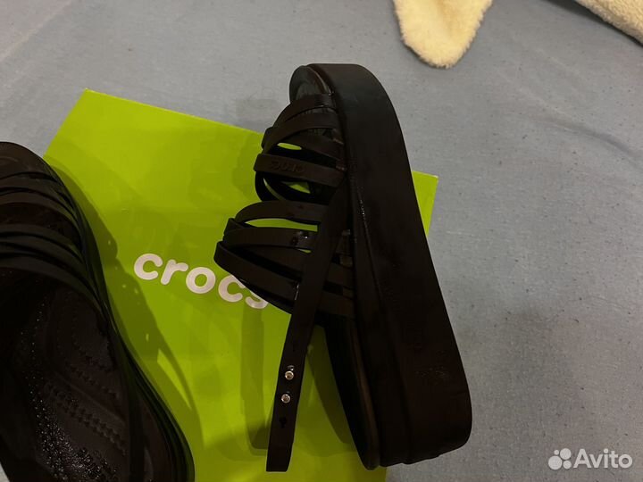 Сандалии Crocs Brooklyn Strappy Low Wdg W