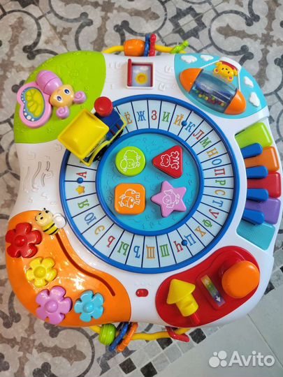 Развивающий стол Игрушка для малышей