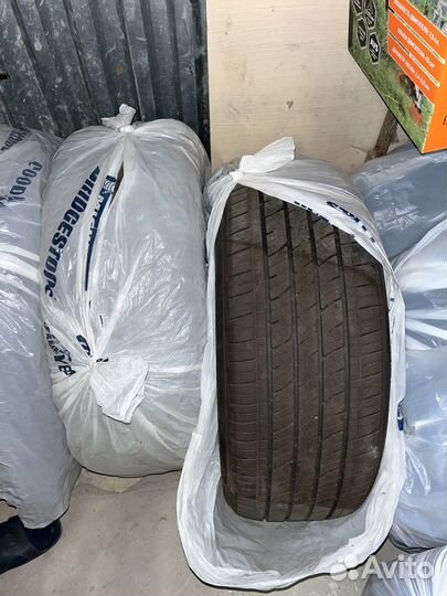 Bridgestone Dueler H/P Sport AS 245/50 R20