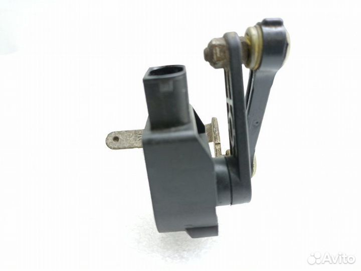 Датчик высоты дорожного просвета Mercedes-Benz