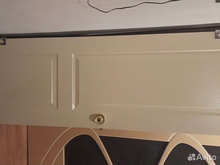 Продам дверь. Цвет выб дуб, 60 -2000