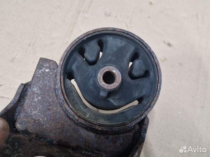 Опора двигателя левая Nissan Almera N16 2002-2008