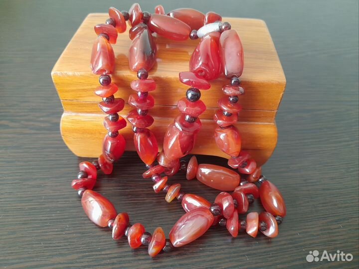 Бусы, браслет, колье,брошь