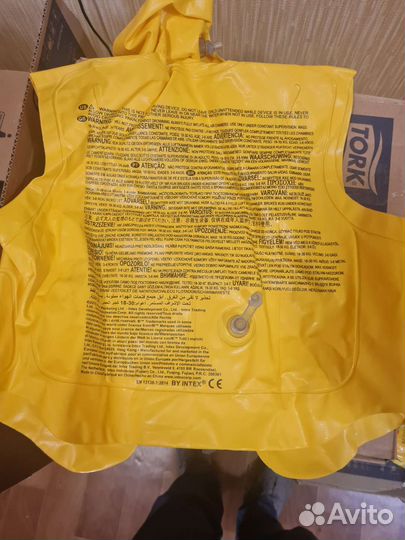 Надувной жилет Intex 3-6 лет